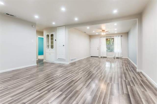 Photo - 607 La Salle Dr