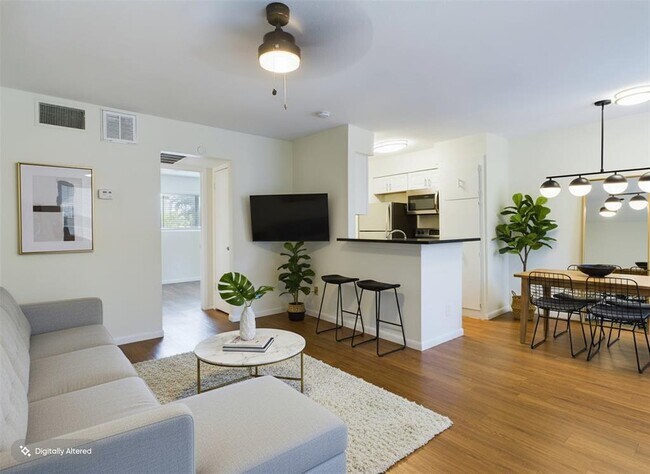 Building Photo - 2207 Leon St Unit 306