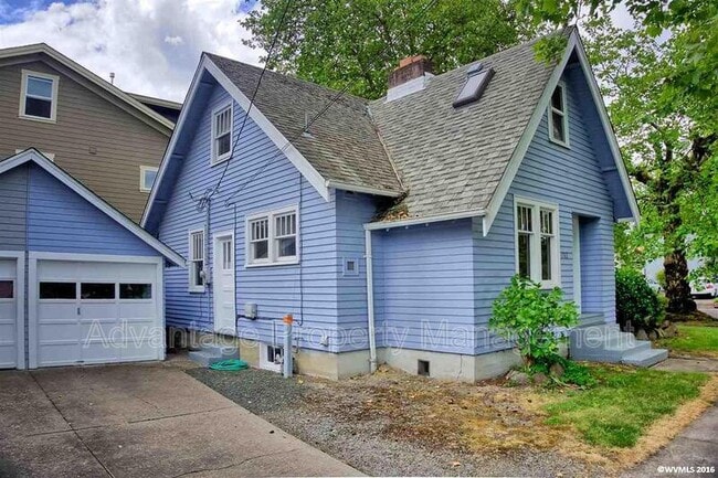 Photo - 1762 NW Harrison Blvd