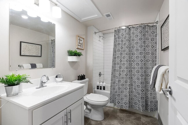 Photo - 4500 Wayne Ave Unidad ID1289451P