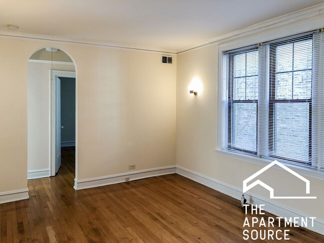 Photo - 3622 N Marshfield Ave Unidad 1B