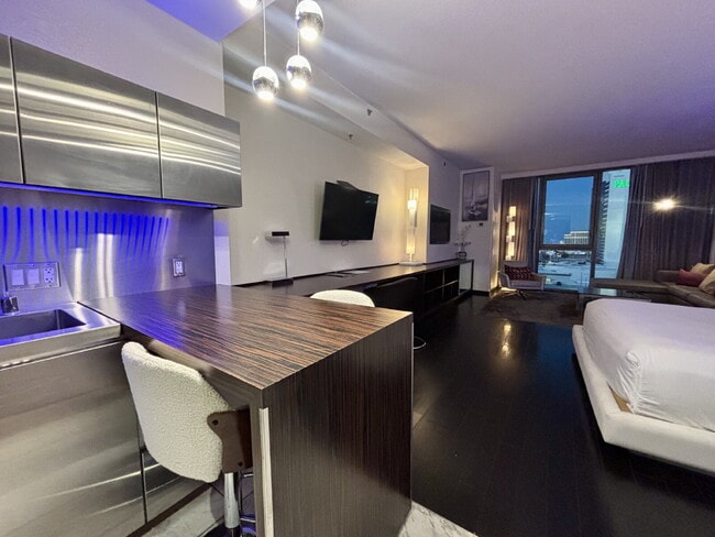 Photo - Palms Place Studio — Skyline Views, 5 Minu... Unidad 12304