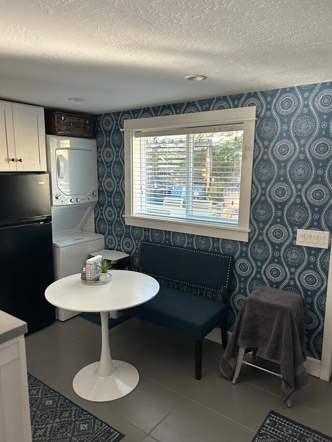 Photo - 114 Brush St