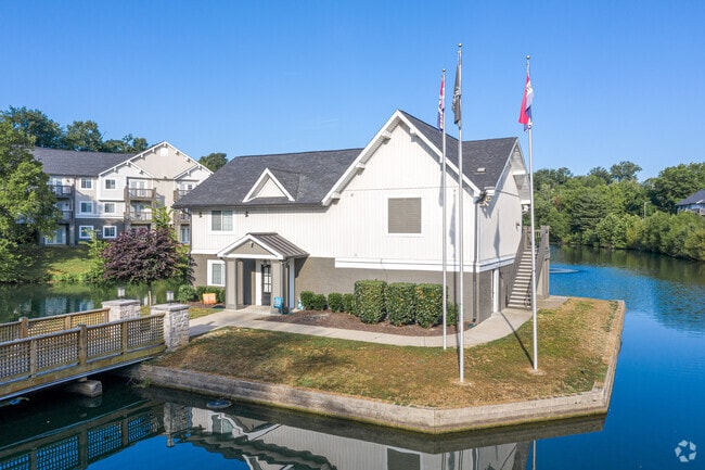 Photo - Hickory Lake