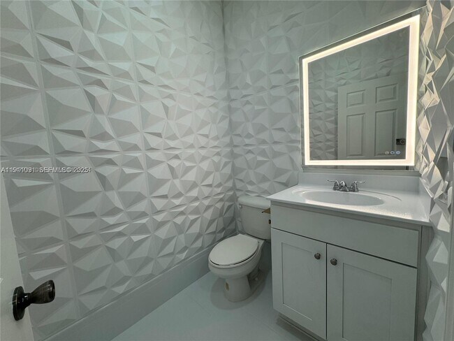 Photo - 10012 NW 7th St Unit 208