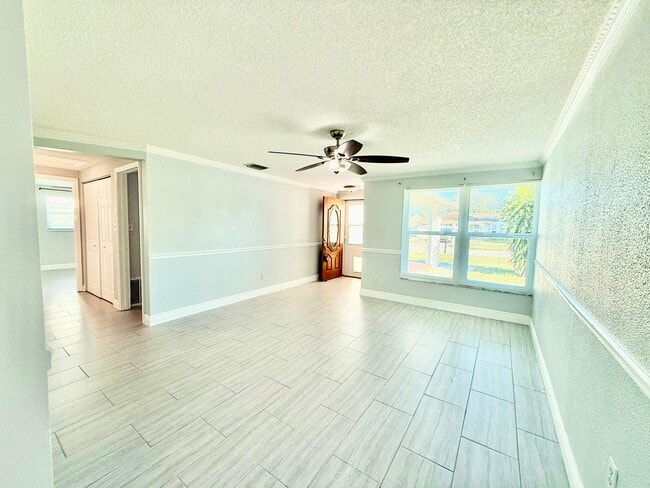 Photo - 11950 107th Ave N
