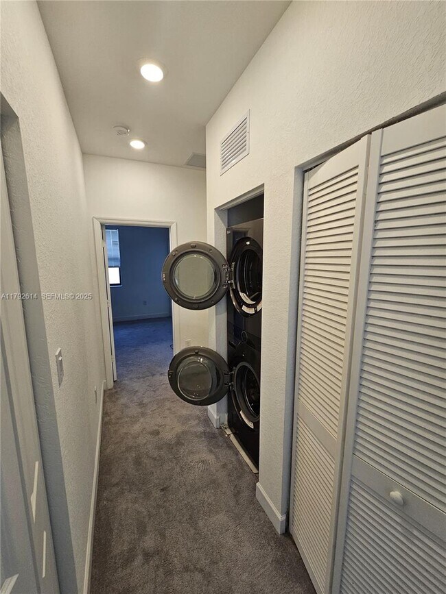 Photo - 813 NE 211th St