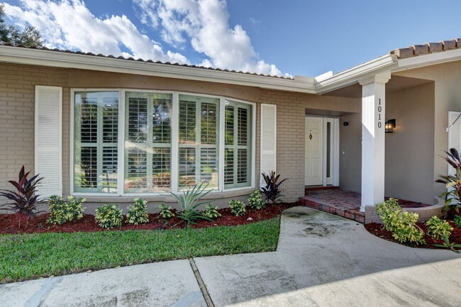 Photo - 1010 SW 1st St