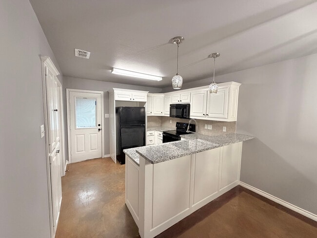 Photo - 271 Lawrence Rd