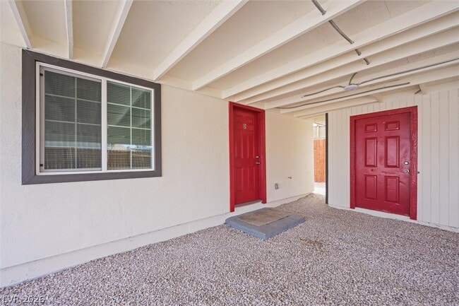 Building Photo - 623 N 10th St