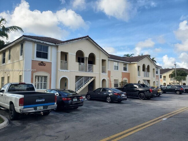 Photo - 2524 SE 16th St Townhome