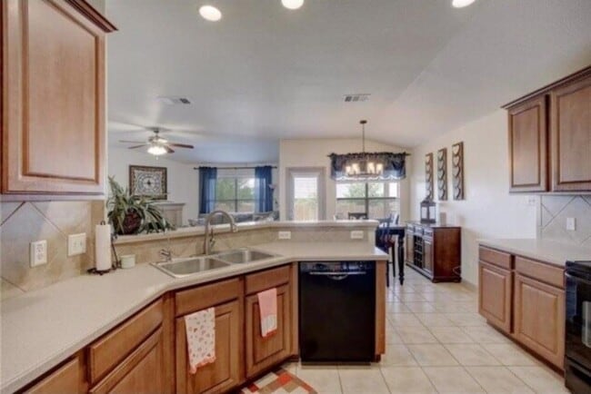 Photo - 1112 Cockrill Ct