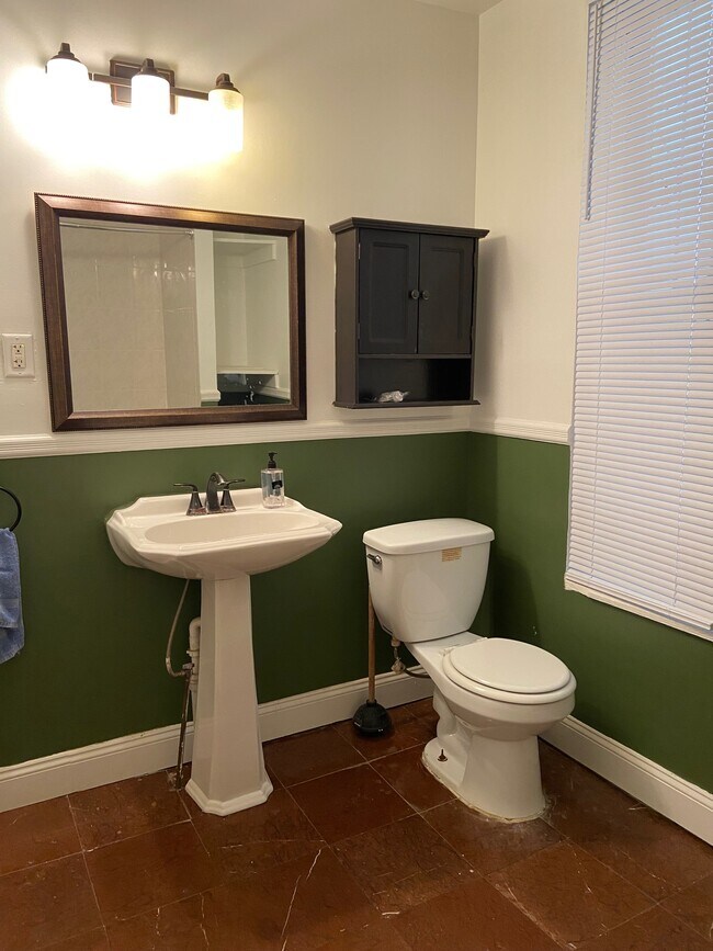 Photo - 1410 N Willington St