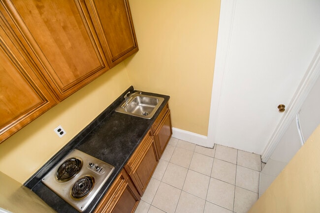 Photo - 506 Beacon St