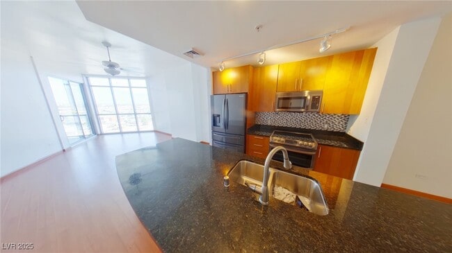 Building Photo - 200 W Sahara Ave Unit 1110 Rental