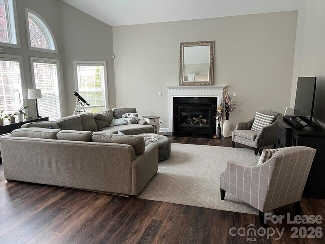 Photo - 10378 Sutherby Dr