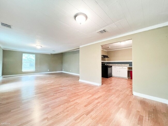 Photo - 636 N Wilcox St