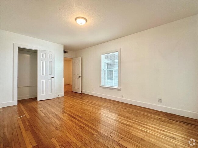 Building Photo - 912 W 22 1/2 St Unit H Rental