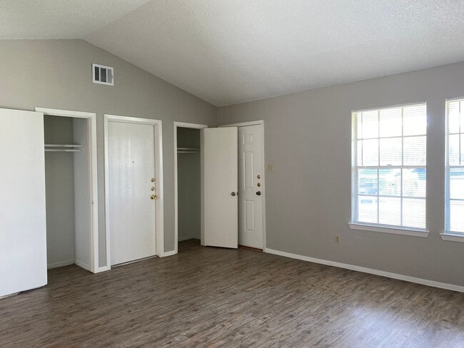 Photo - 510 Willowbend Cove Unit 1