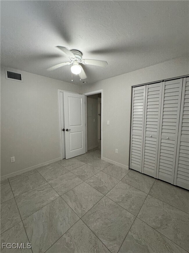 Photo - 7961 Gladiolus Dr