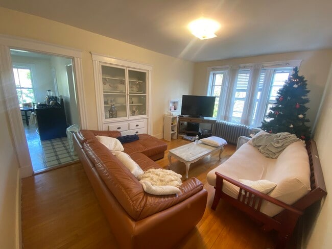 Building Photo - 26 Fairfield St Unit #5 Rental