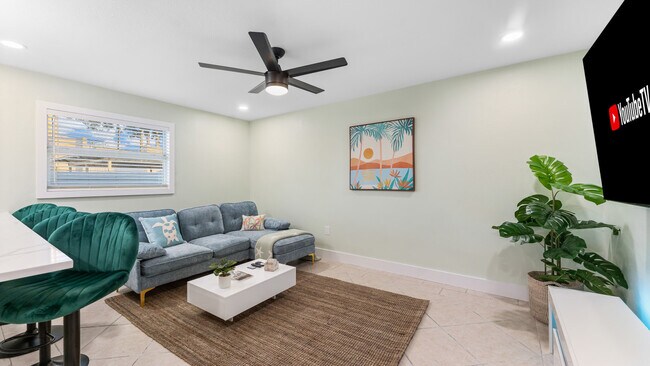 Photo - 79 S Brevard Ave Unidad ID1389636P