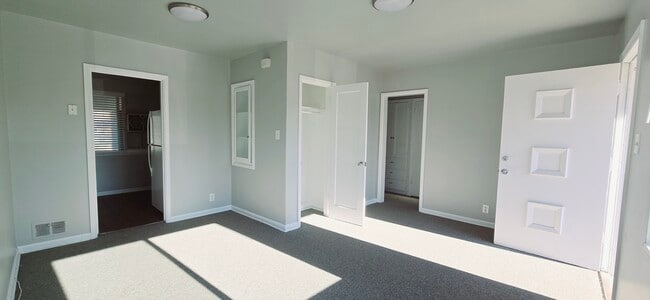 Photo - 1388 Glenrose Dr S