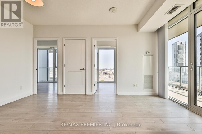 Photo - 7895 Jane St Unit 1504