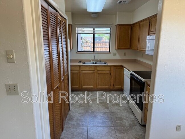 Photo - 3230 N Victor Rd Unidad C