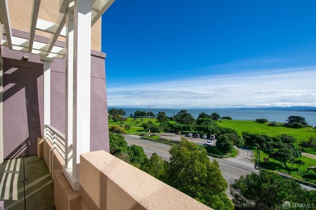 Building Photo - 101 Crescent Wy Unit 2221