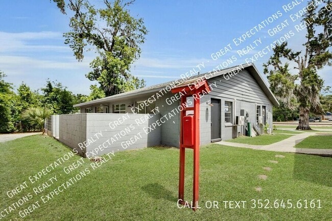 Building Photo - 5836 SE Drew Rd Unit A9