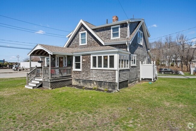 Building Photo - 3 W St Rental