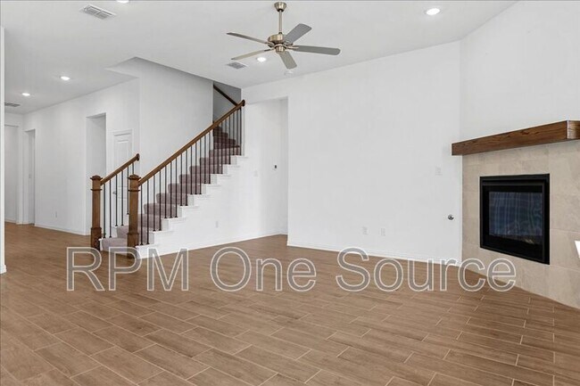Photo - 812 Morwenna Rd