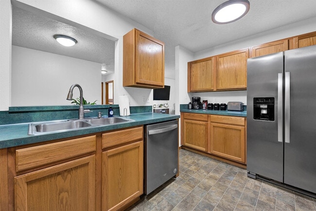 Photo - 1005 W Targee St Unidad SI ID1547106P