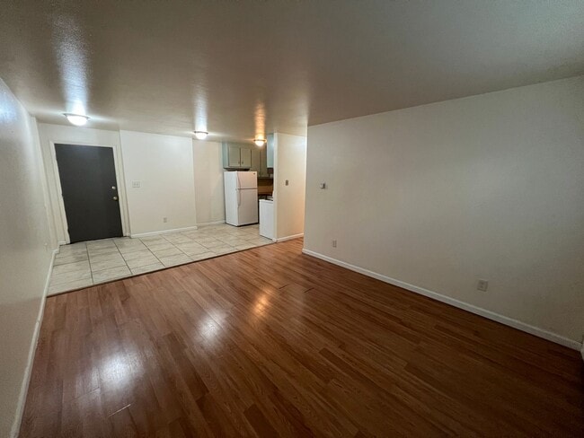 Photo - Mathews327 (KC-KS-RB) Unit A7