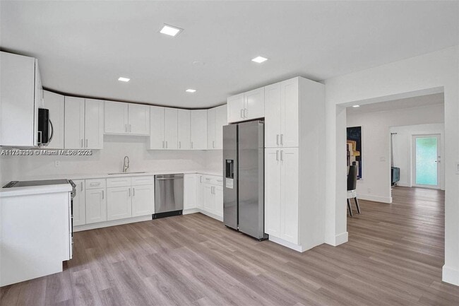 Photo - 630 NE 52nd Terrace