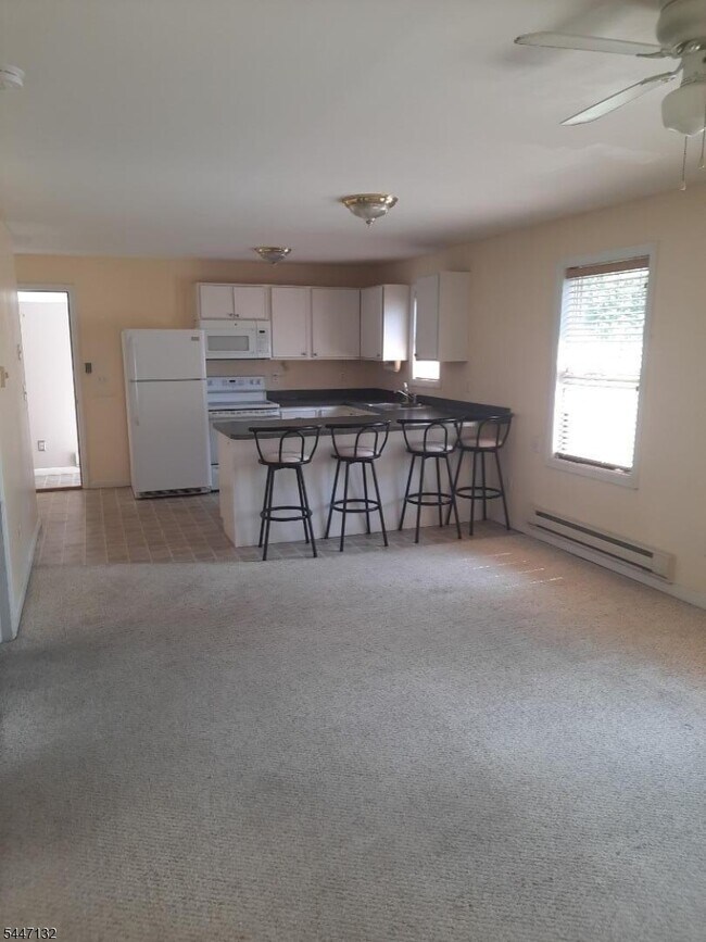 Photo - 7 E Stuart St