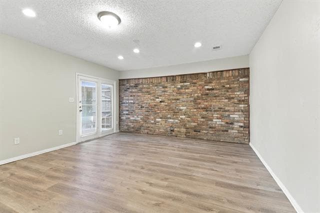 2865 Meadowbrook Dr