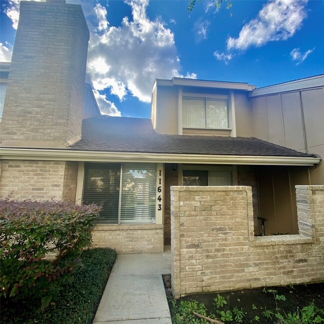 Photo - 11643 Southlake Dr