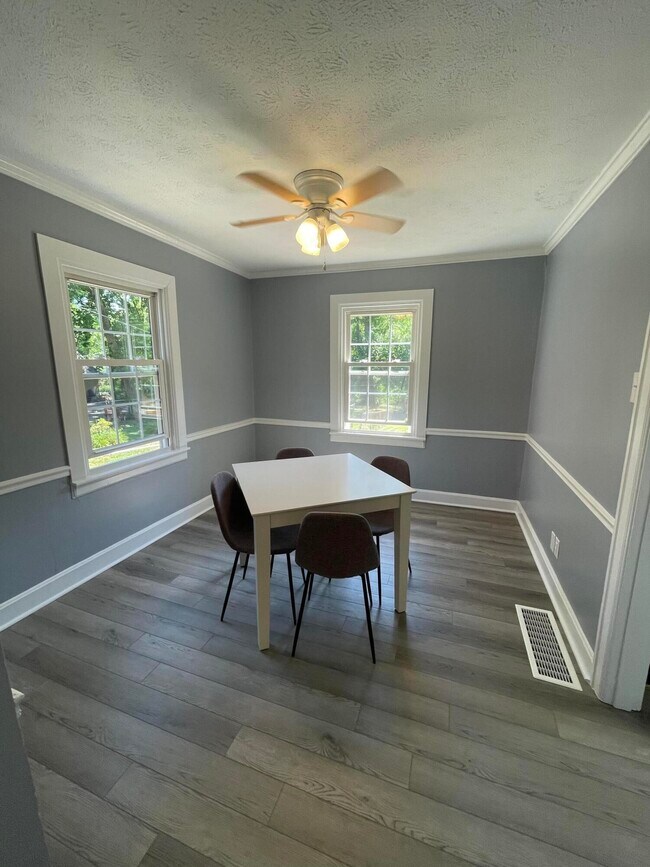 Photo - 492 Bob O Link Dr