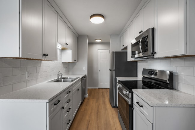 Photo - 1551 Namekagon St