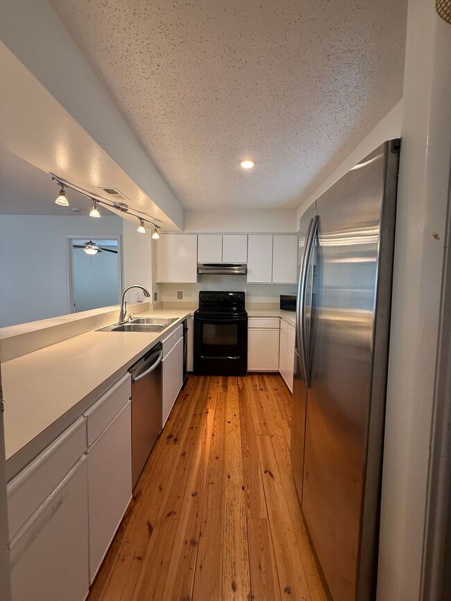 Photo - Chesapeake Bay Condo – One Block from the Beach! "Ask About Our Zero Deposit" Unit 101