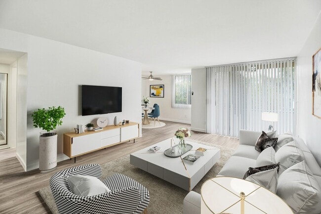 Photo - Balboa Court