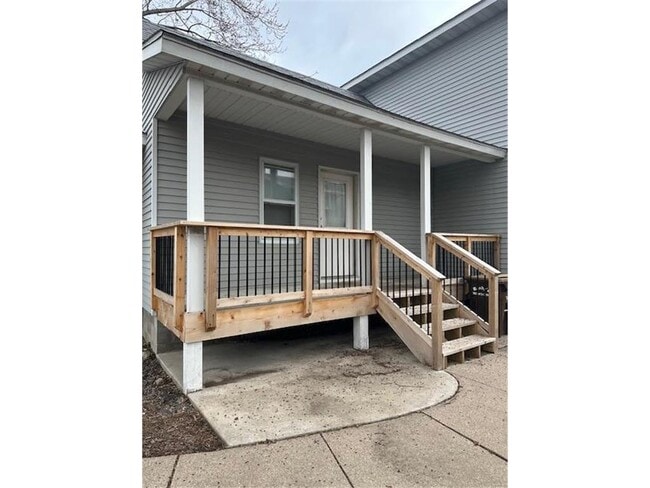 Photo - 216 Birch Ave S