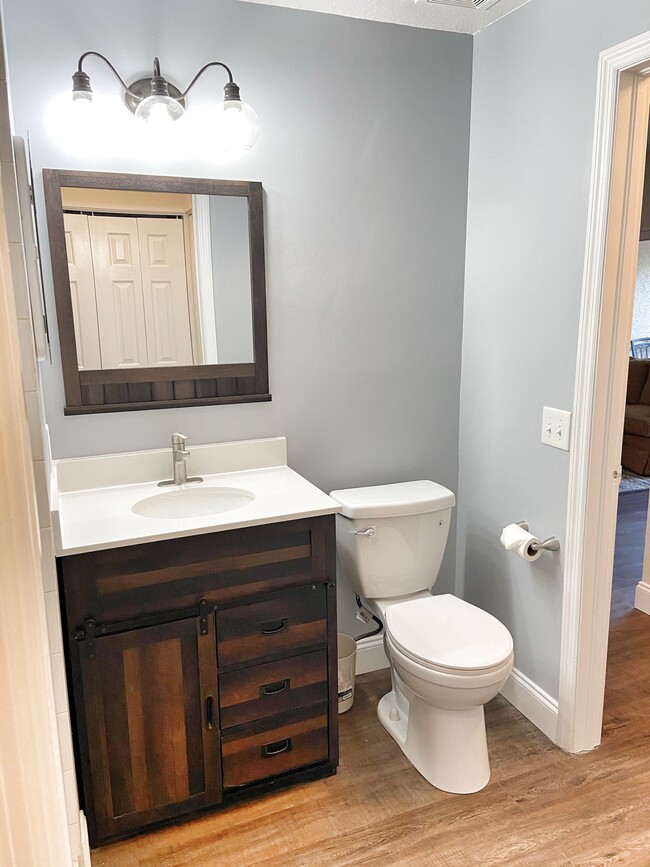 bathroom 2 - 1096 Woodshire Ln Unit C103
