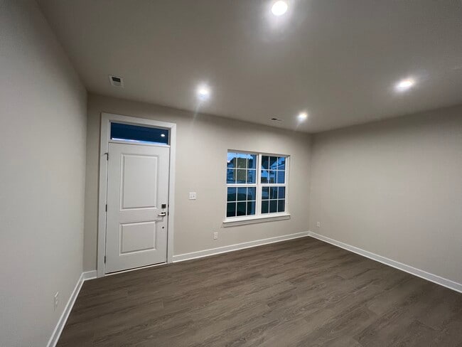 Photo - 807 Autumn Sage Dr