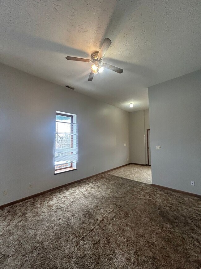 Photo - 285-295 N Cross Street Unidad 295 A