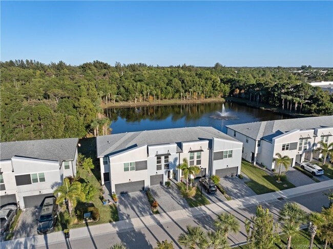 Photo - 3931 SE Mentmore Ln