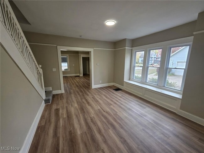 Photo - 7417 Linwood Ave