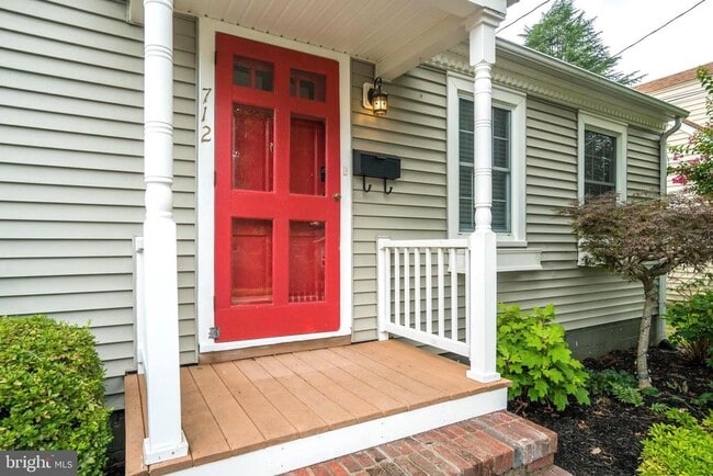 Photo - 712 Freeman St